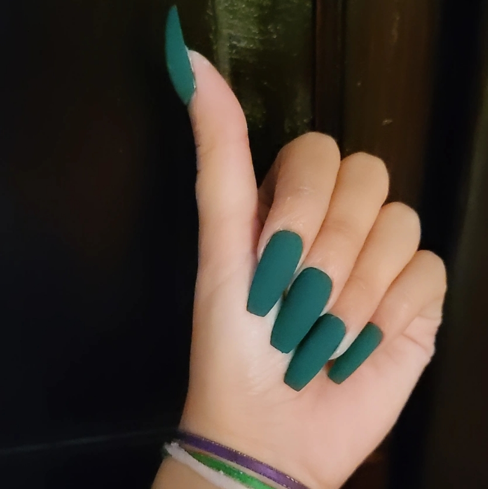 Press on nails